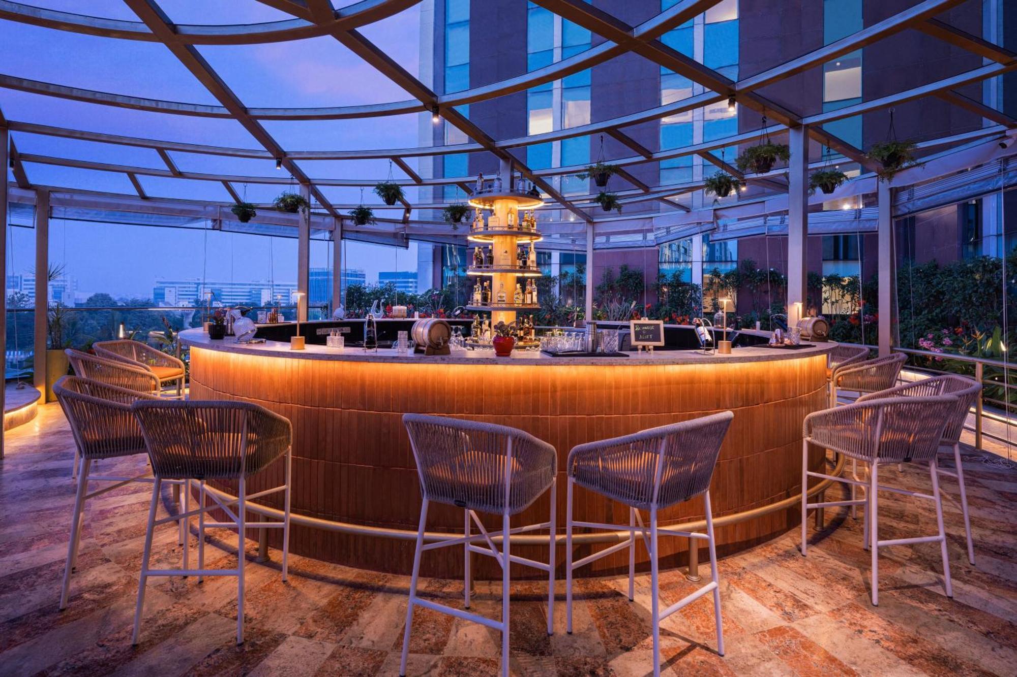 Hotel Aloft Bengaluru Outer Ring Road Extérieur photo