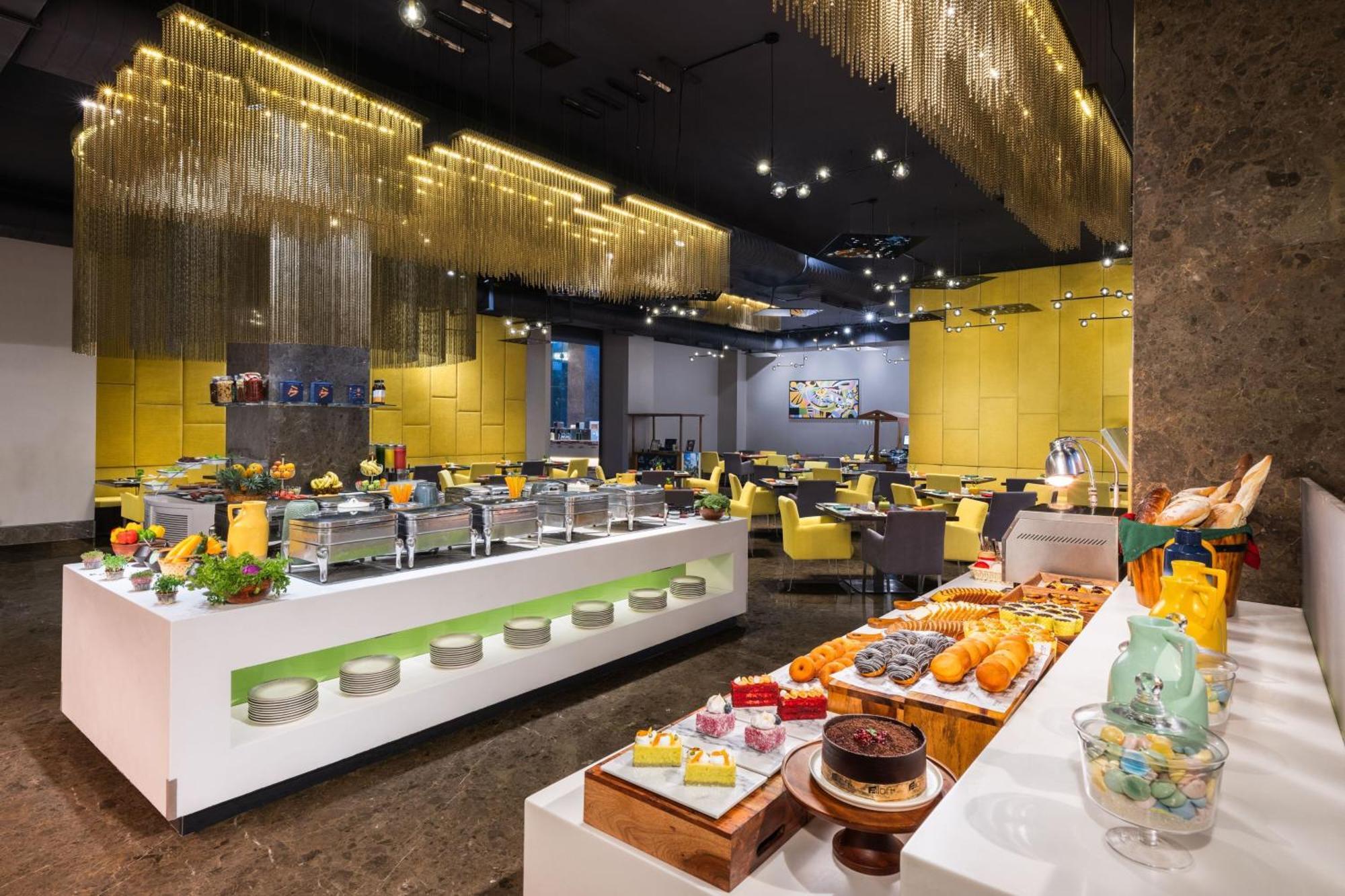Hotel Aloft Bengaluru Outer Ring Road Extérieur photo