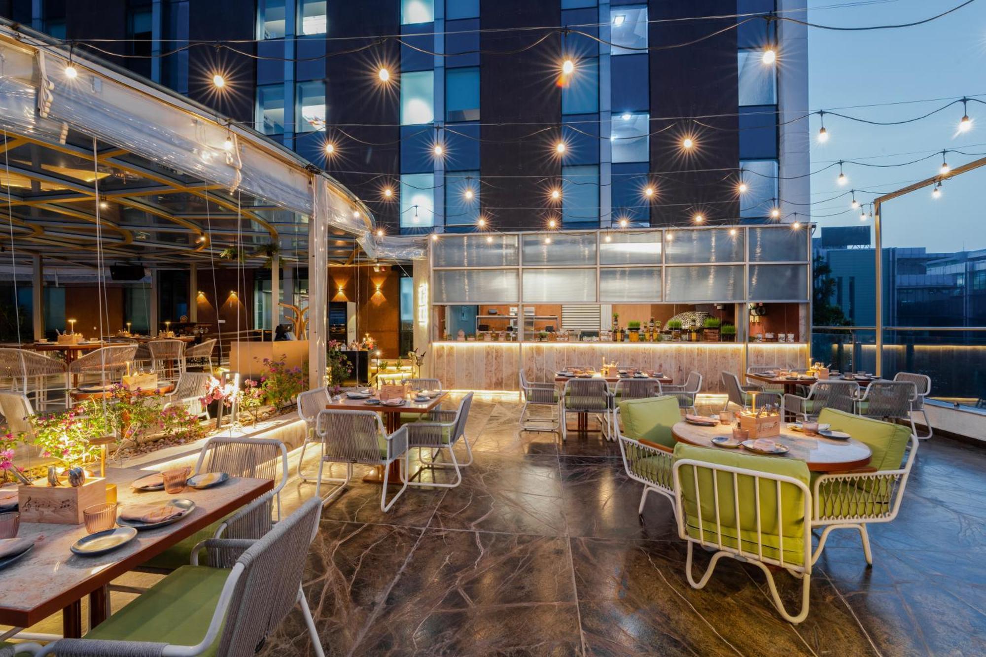 Hotel Aloft Bengaluru Outer Ring Road Extérieur photo