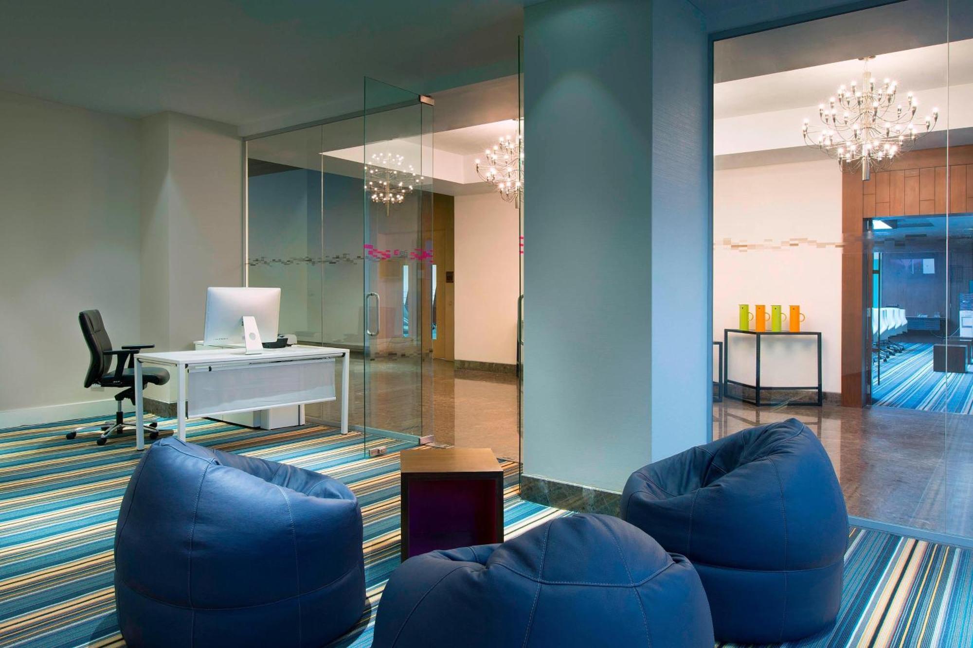 Hotel Aloft Bengaluru Outer Ring Road Extérieur photo